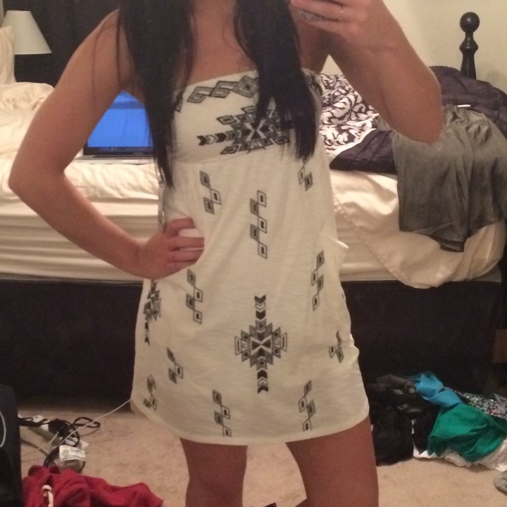Express Strapless Dress - Picture 9 of 9